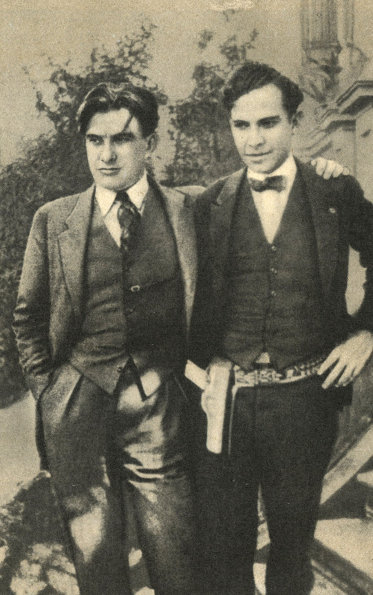 В. Маяковский с мексиканским коммунистом Франсиско Морено. 1925