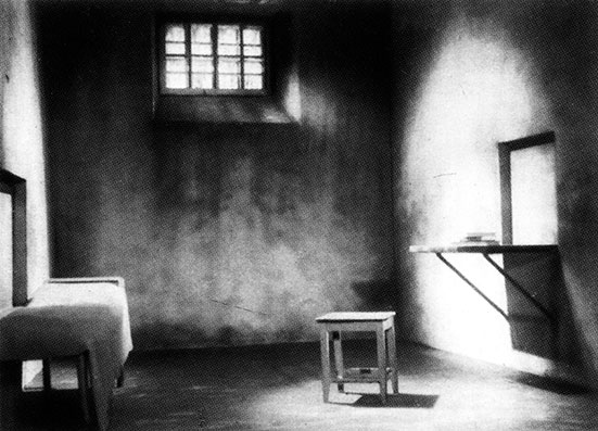 Одиночная камера № 103 в Бутырской тюрьме, в которой содержался Маяковский в 1909-1910 гг.